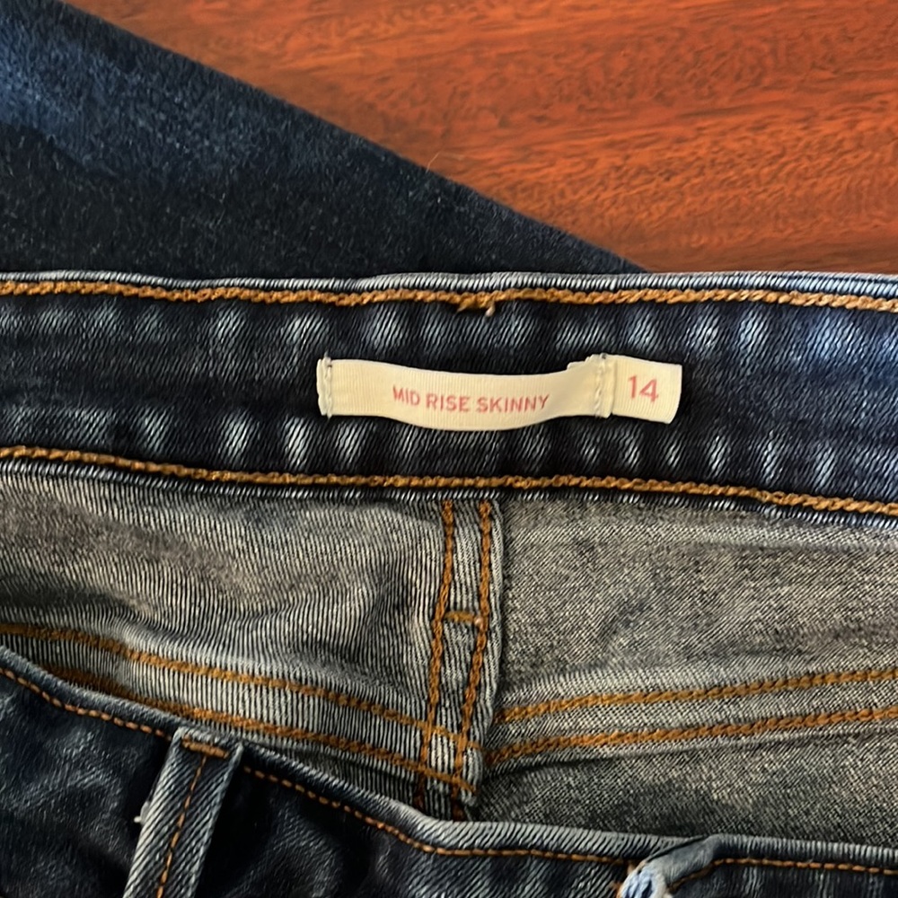 Levi’s-Mid Rise Skinny - Picture 6 of 7